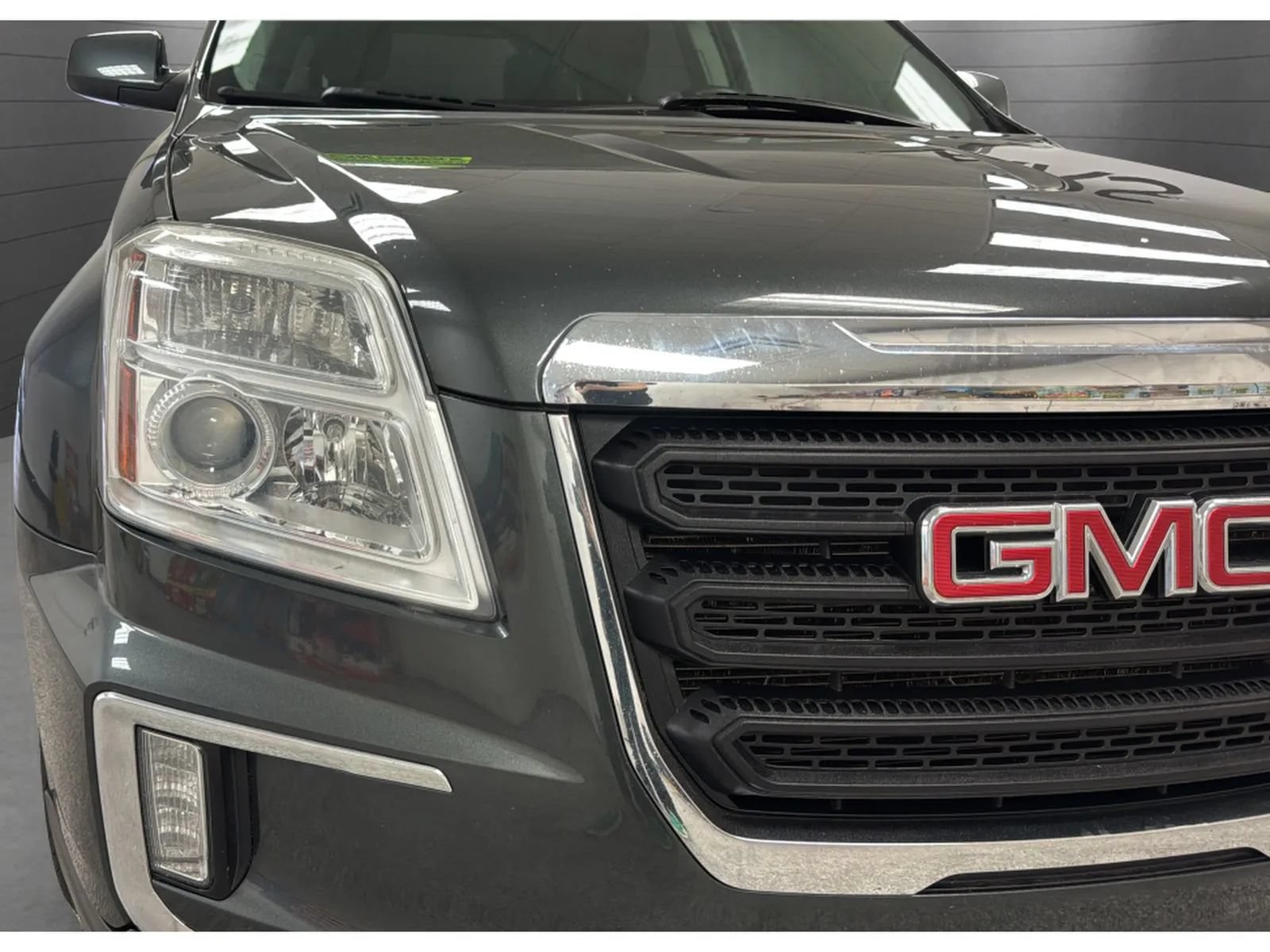 Used 2017 GMC Terrain SLE w/ Convenience Package FWD image 9