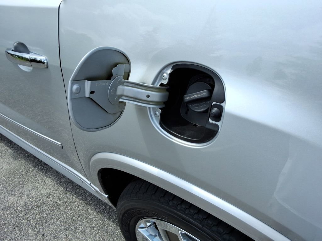 Certified 2012 GMC Acadia Denali FWD image 12