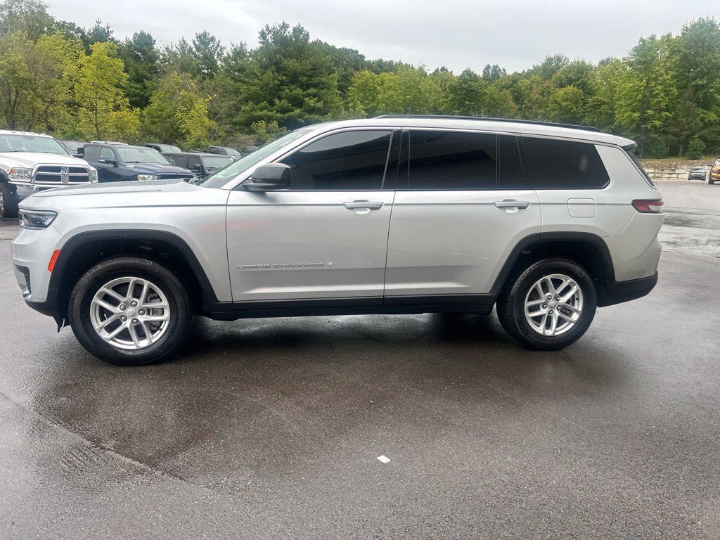 Used 2025 Jeep Grand Cherokee L Laredo w/ Trailer Tow Package AWD/4WD image 3