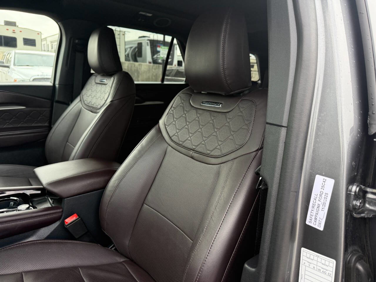 Used 2025 Ford Explorer Platinum w/ LUX Leather Package image 19