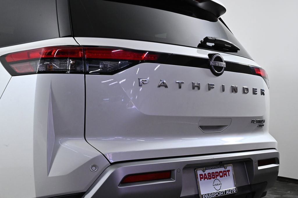 Used 2022 Nissan Pathfinder Platinum w/ Cargo Package image 8