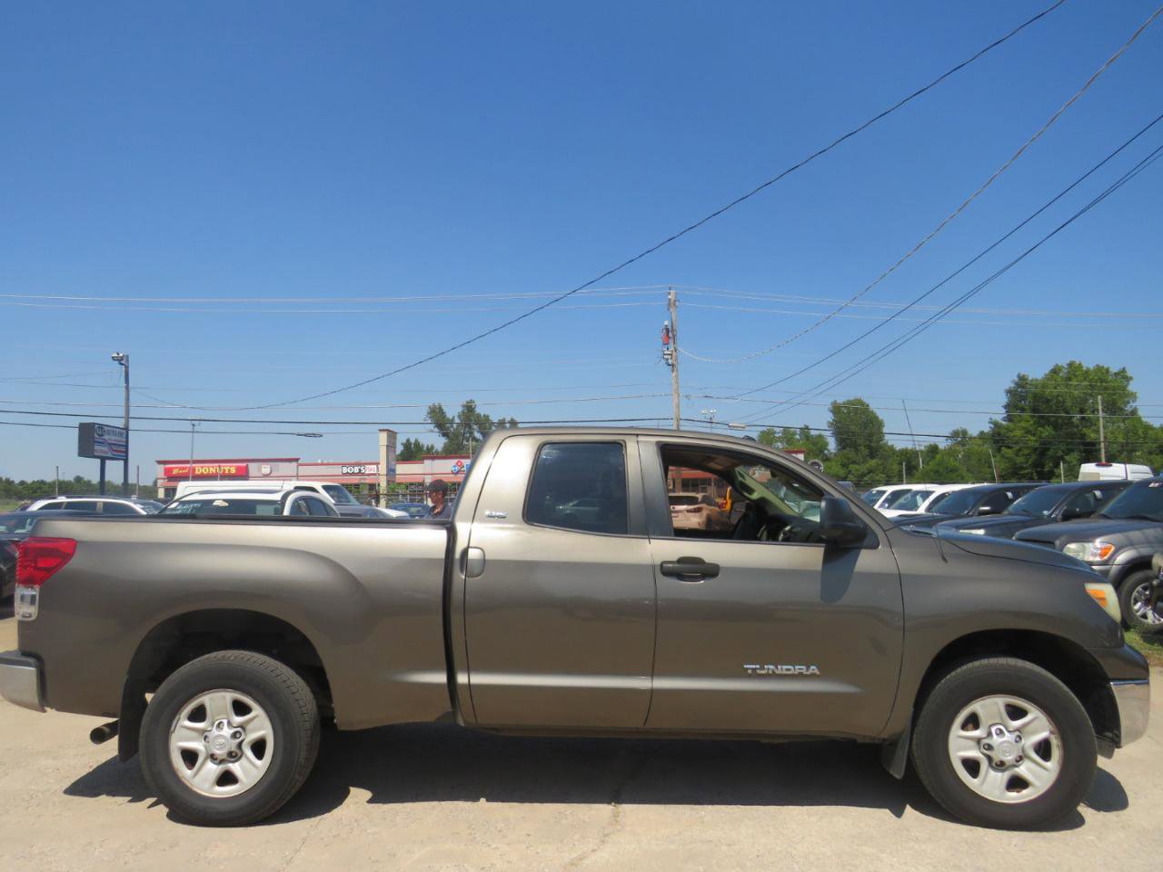Used 2010 Toyota Tundra 4x4 Double Cab image 4