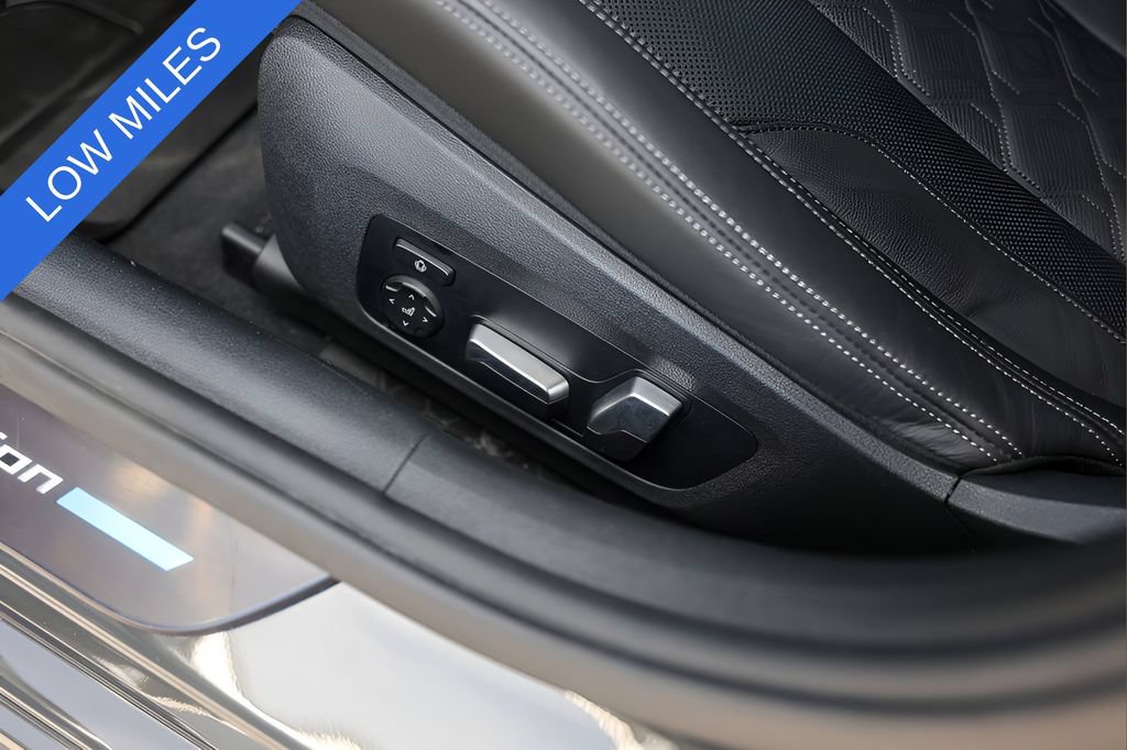 Used 2025 BMW M8 Competition AWD/4WD image 9