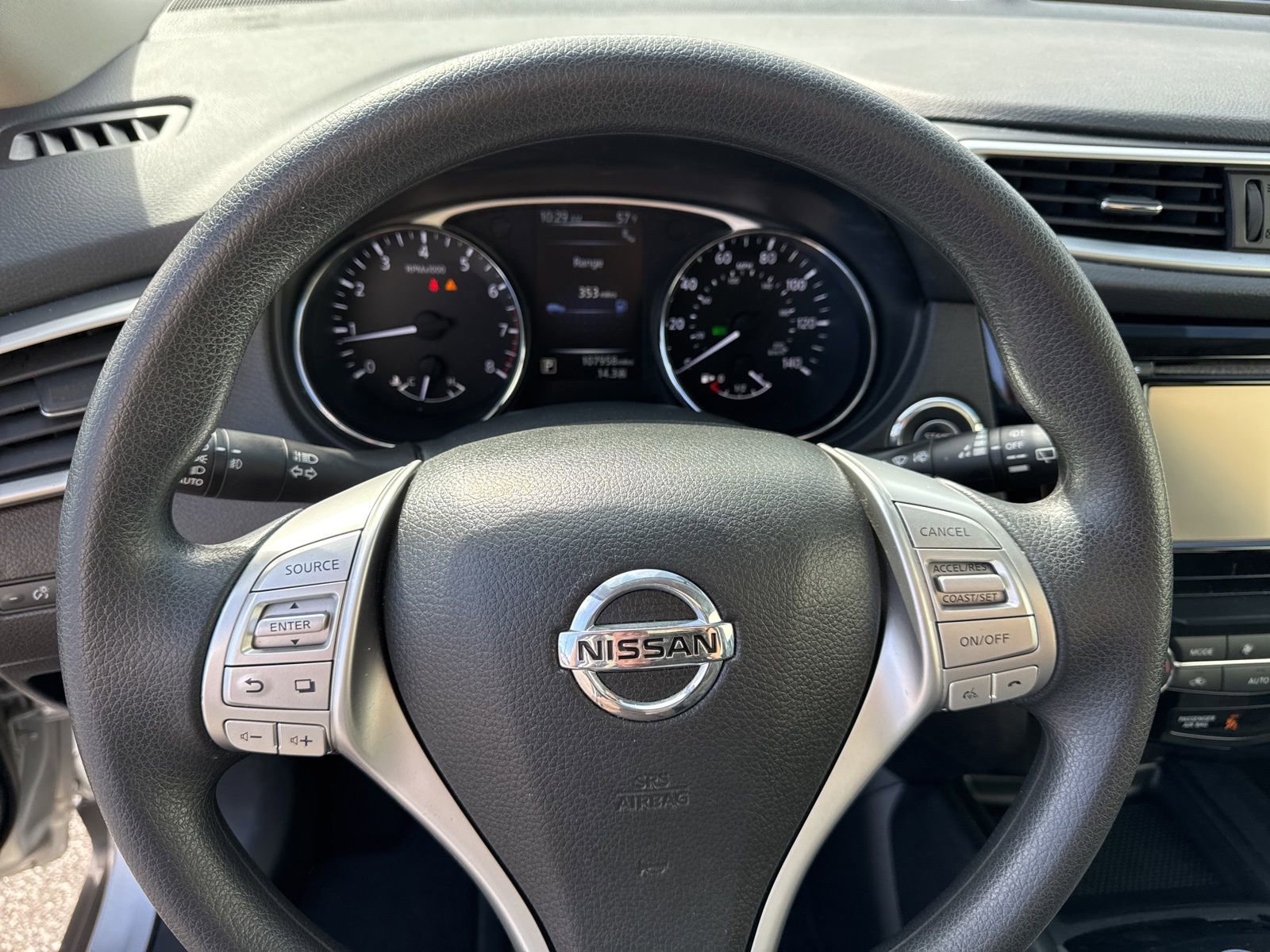 Used 2016 Nissan Rogue SV w/ SV Premium Package AWD/4WD image 30