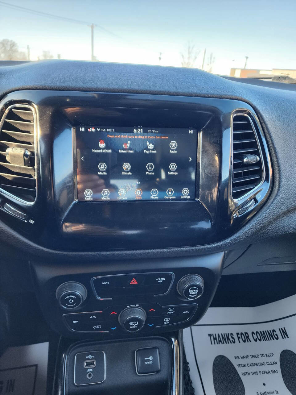 Used 2019 Jeep Compass Latitude FWD image 14