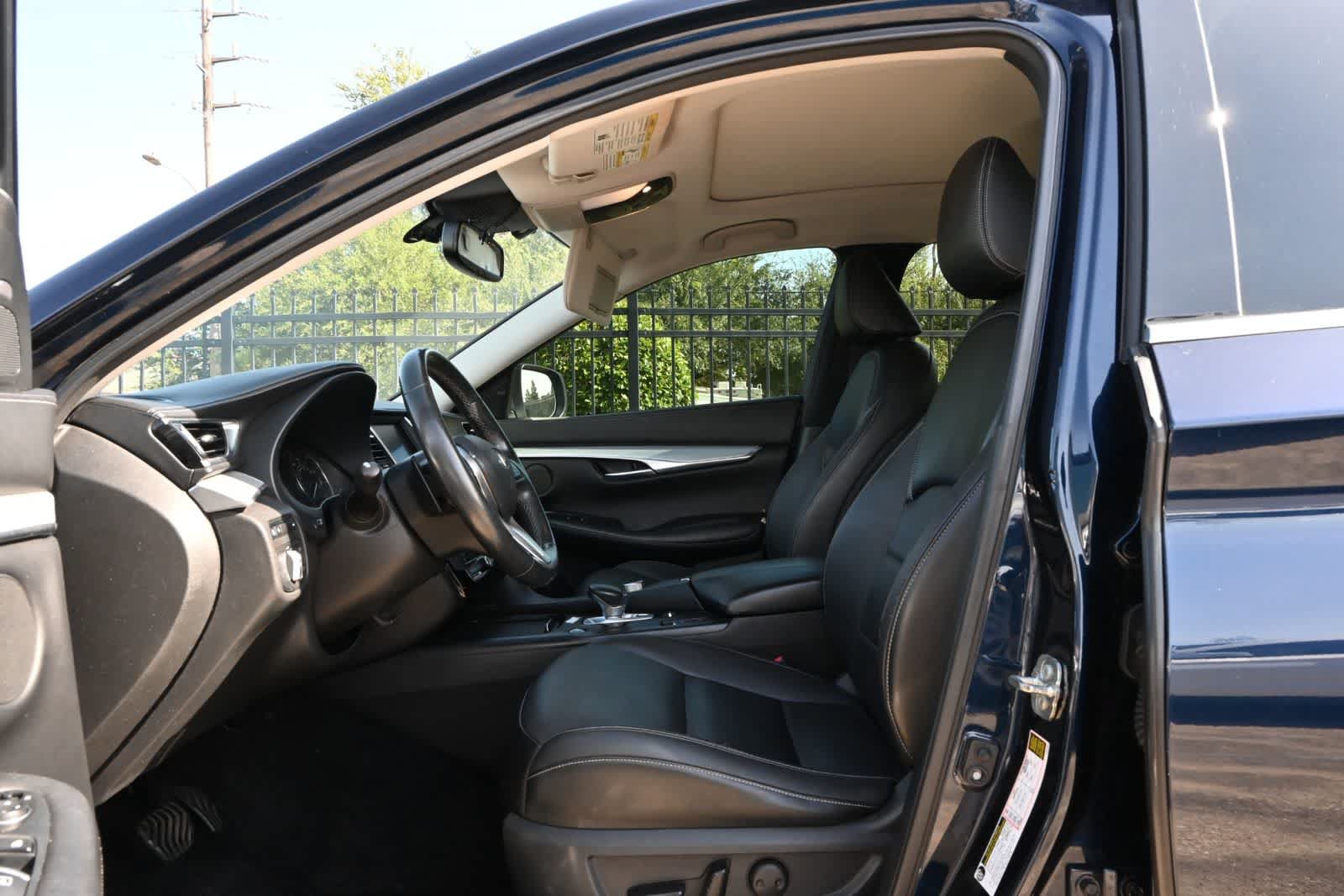 Used 2021 INFINITI QX50 Luxe AWD/4WD image 17
