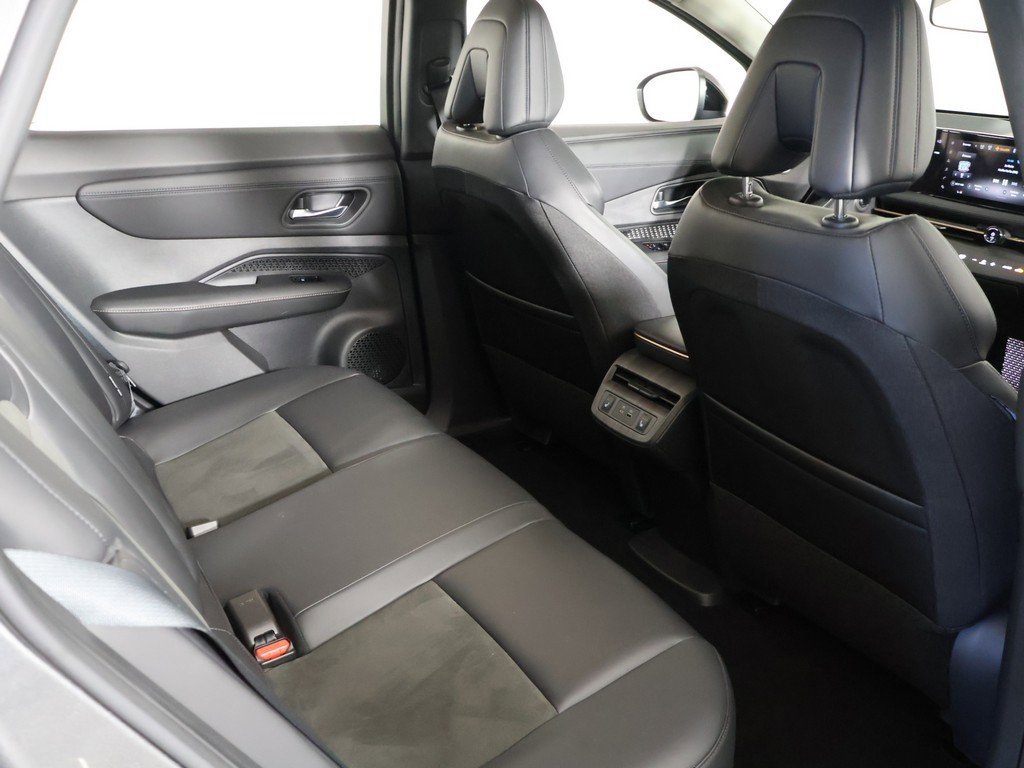 Used 2023 Nissan Ariya ENGAGE image 32