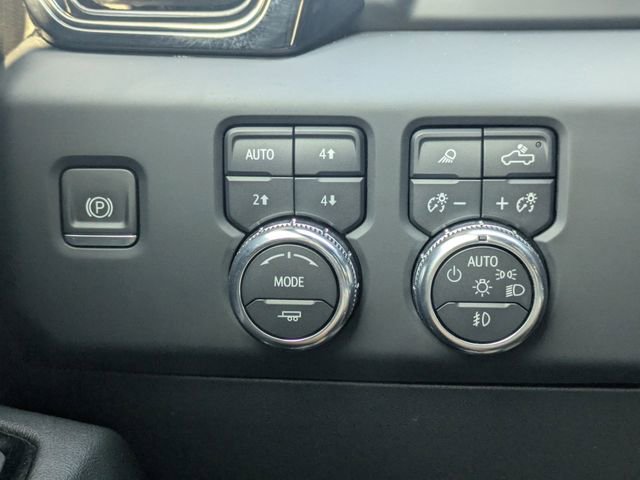 Used 2024 GMC Sierra 1500 AT4 w/ Technology Package AWD/4WD image 27