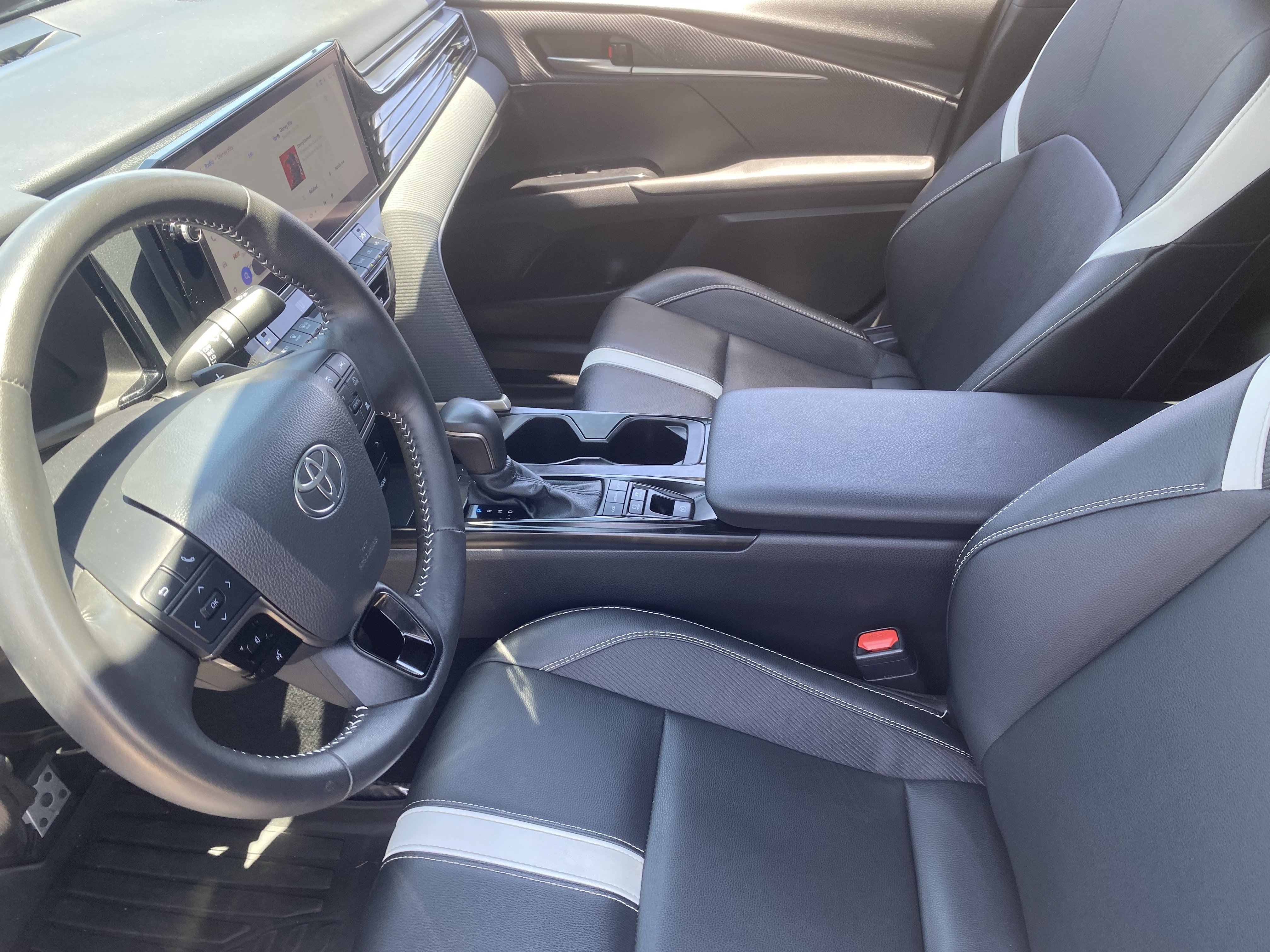 Used 2026 Toyota Camry SE w/ Multimedia Upgrade Package FWD image 18