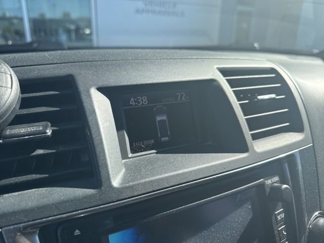 Used 2013 Toyota Highlander Plus FWD image 6