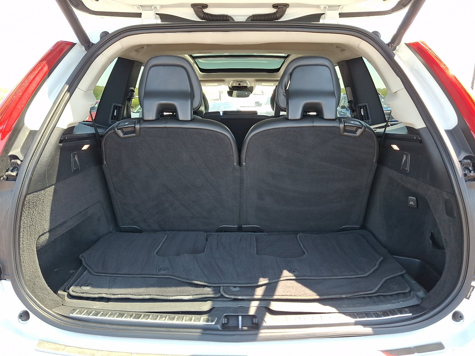 Used 2020 Volvo XC90 T5 Momentum AWD/4WD image 32