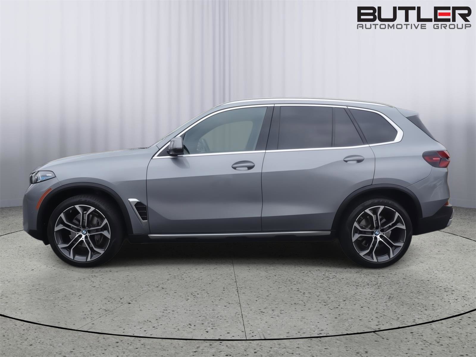 Used 2024 BMW X5 sDrive40i w/ Premium Package image 4