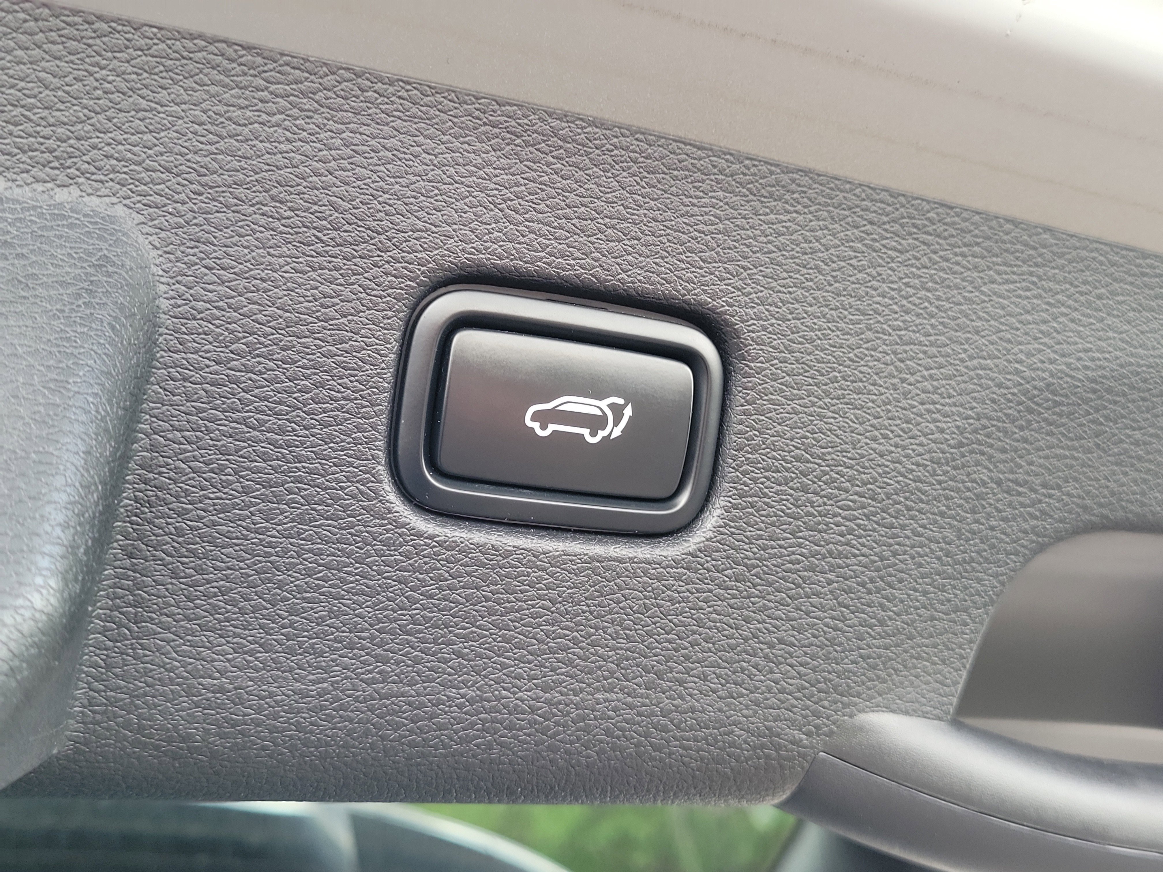 Used 2024 Kia Sportage SX image 9