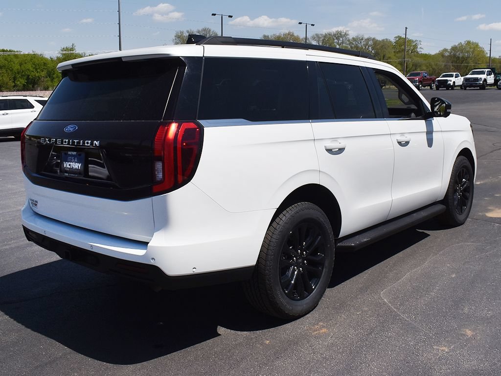 Certified 2025 Ford Expedition Active AWD/4WD image 16