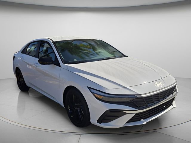 Used 2026 Hyundai Elantra Sport w/ Cargo Package FWD image 4
