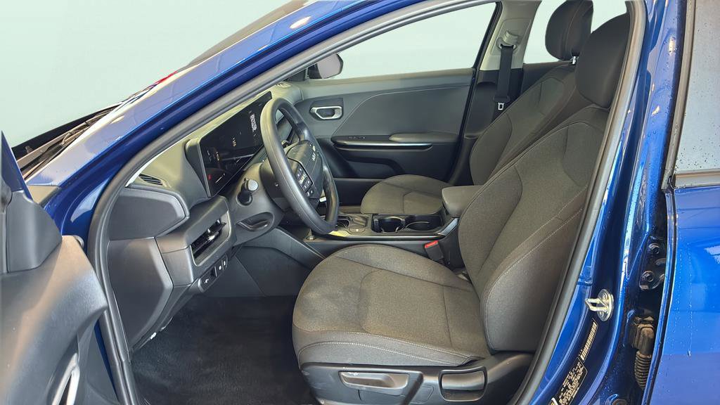 Used 2025 Kia K4 image 13