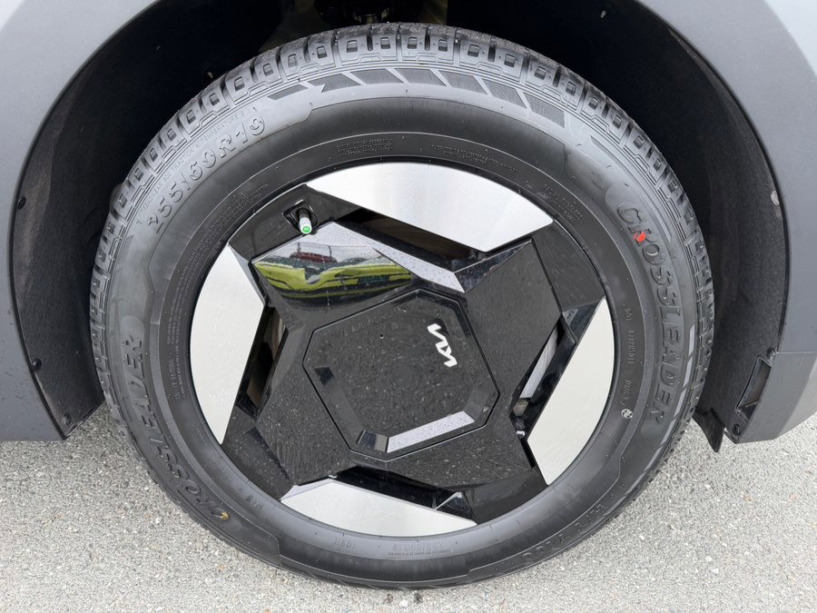Used 2024 Kia EV9 Light Long Range RWD image 66