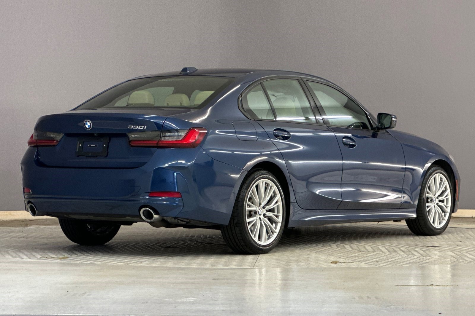 Certified 2023 BMW 330i Sedan w/ Premium Package image 8