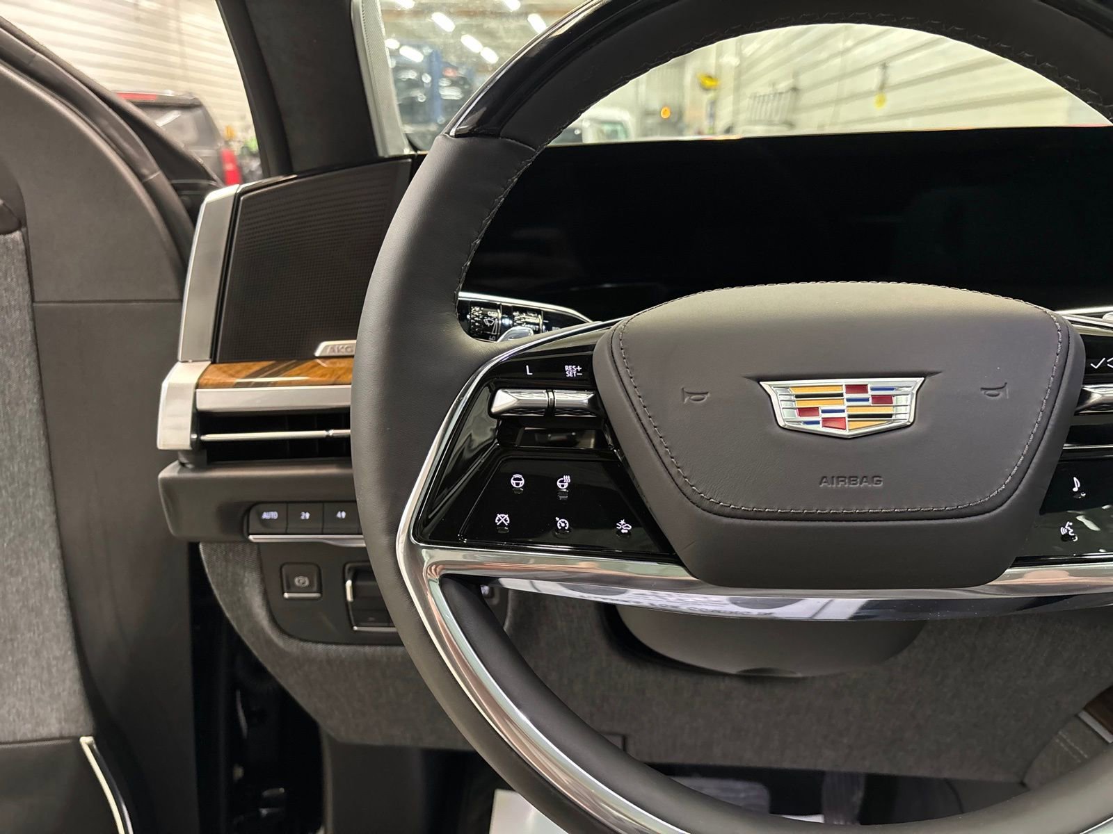 Used 2025 Cadillac Escalade Sport Platinum image 14