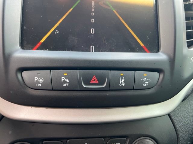 Used 2014 Jeep Cherokee Limited w/ Technology Group FWD image 22