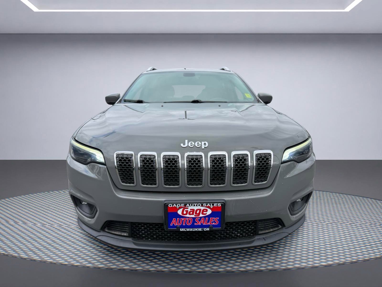 Used 2019 Jeep Cherokee Latitude Plus w/ Cold Weather Group AWD/4WD image 8
