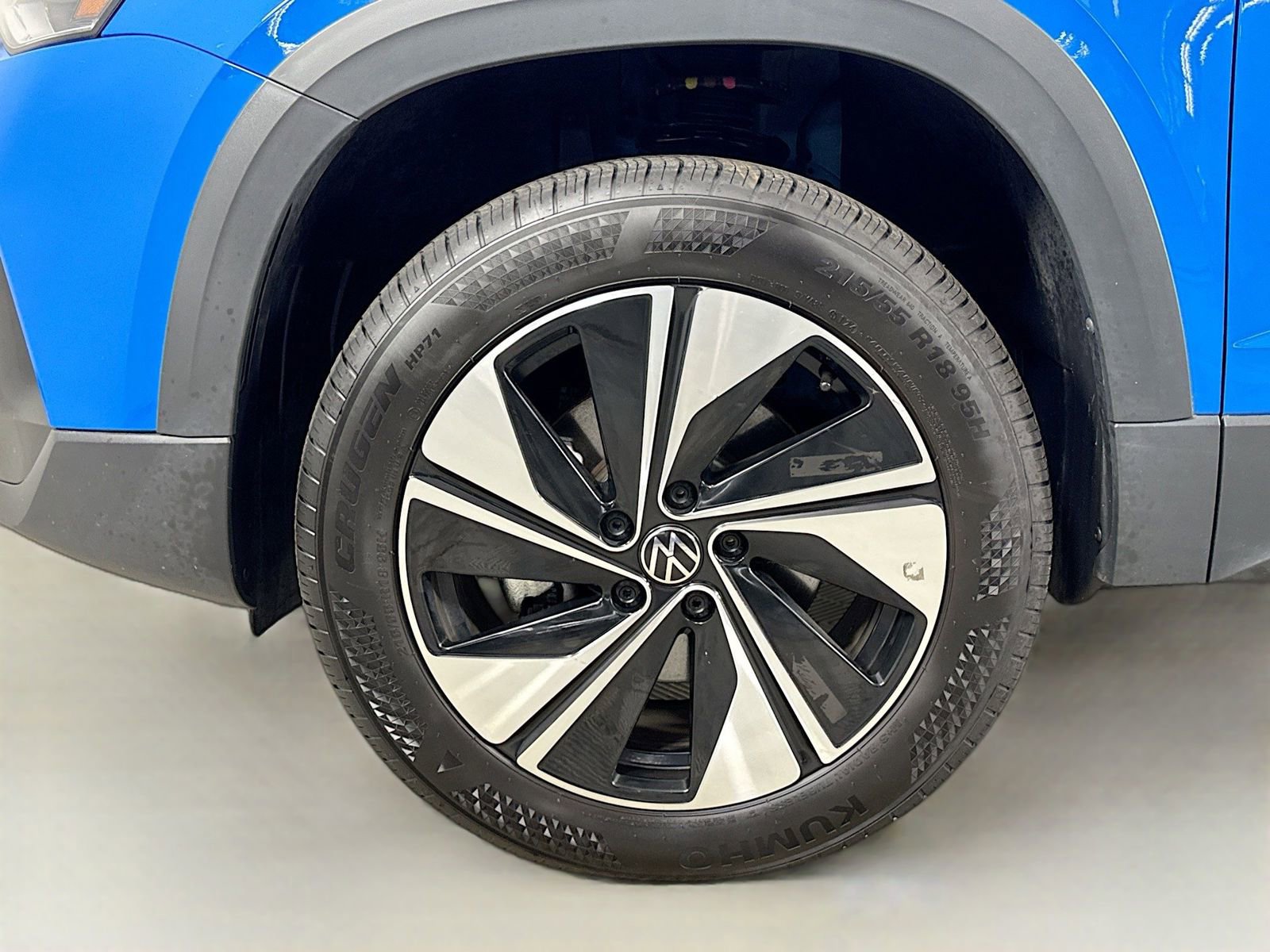 Used 2025 Volkswagen Taos SE w/ Panoramic Sunroof Package AWD/4WD image 29
