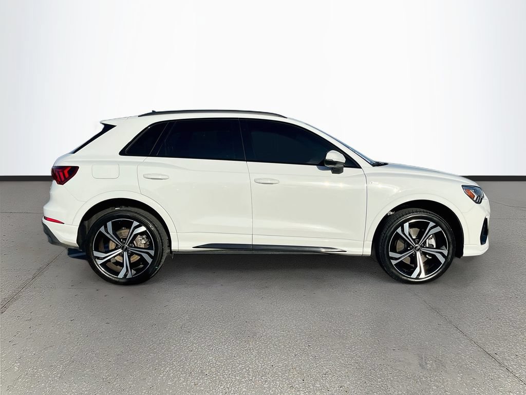 Used 2024 Audi Q3 2.0T Premium Plus w/ Premium Plus Package AWD/4WD image 8