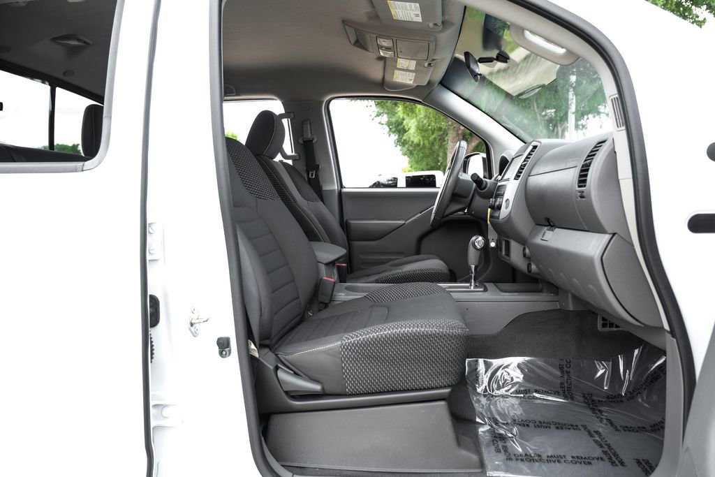 Used 2019 Nissan Frontier Desert Runner RWD image 32