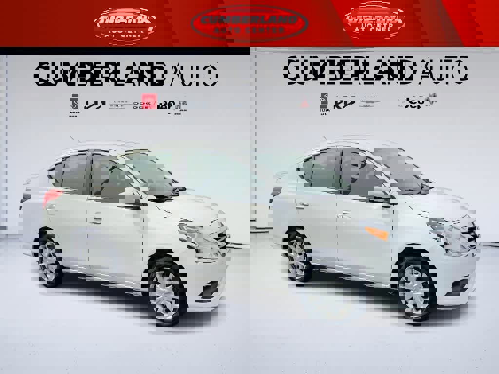 Used 2019 Nissan Versa SV FWD image 2