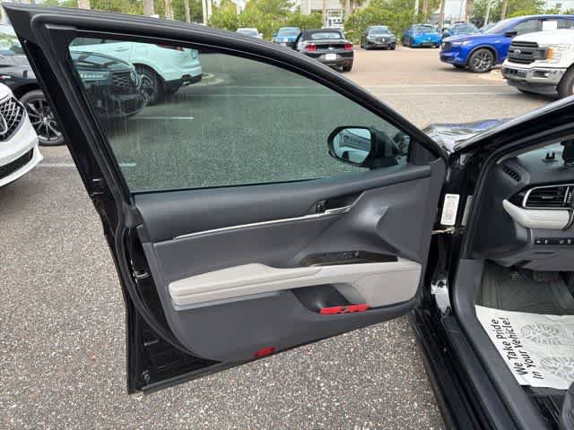 Used 2021 Toyota Camry SE FWD image 35