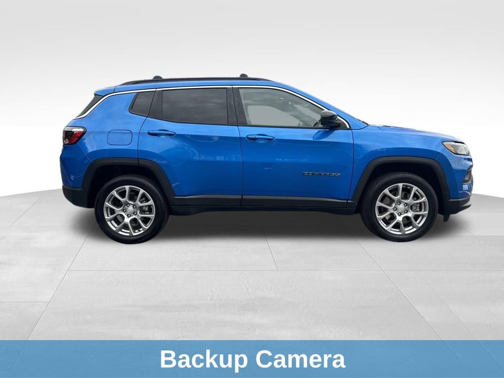 Used 2024 Jeep Compass Latitude image 9