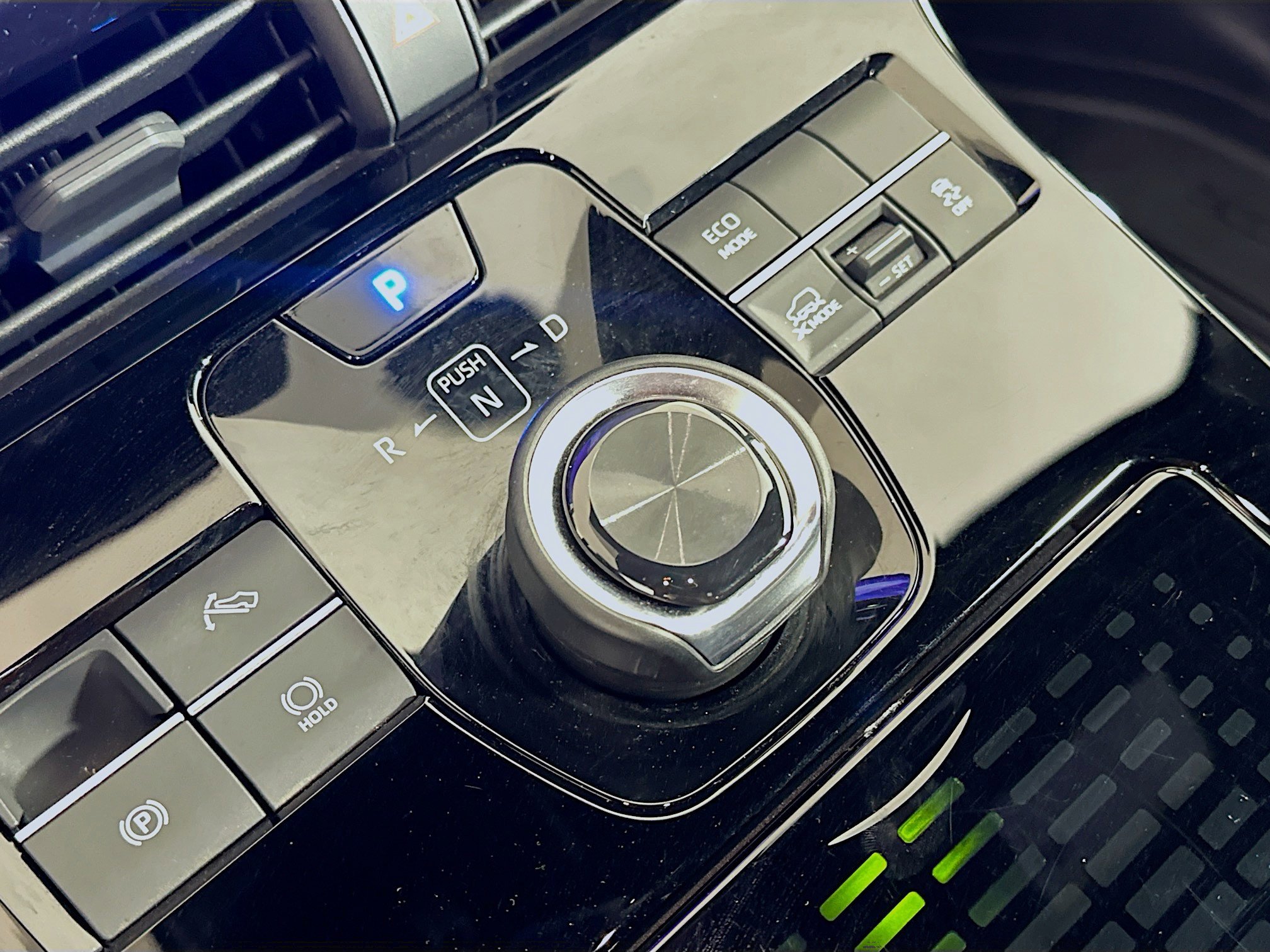 Used 2024 Toyota bZ4X XLE w/ Weather Package AWD/4WD image 25