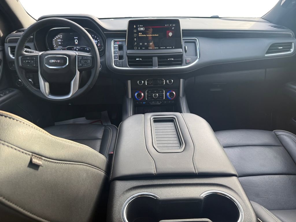 Used 2024 GMC Yukon XL SLT w/ SLT Luxury Package image 10