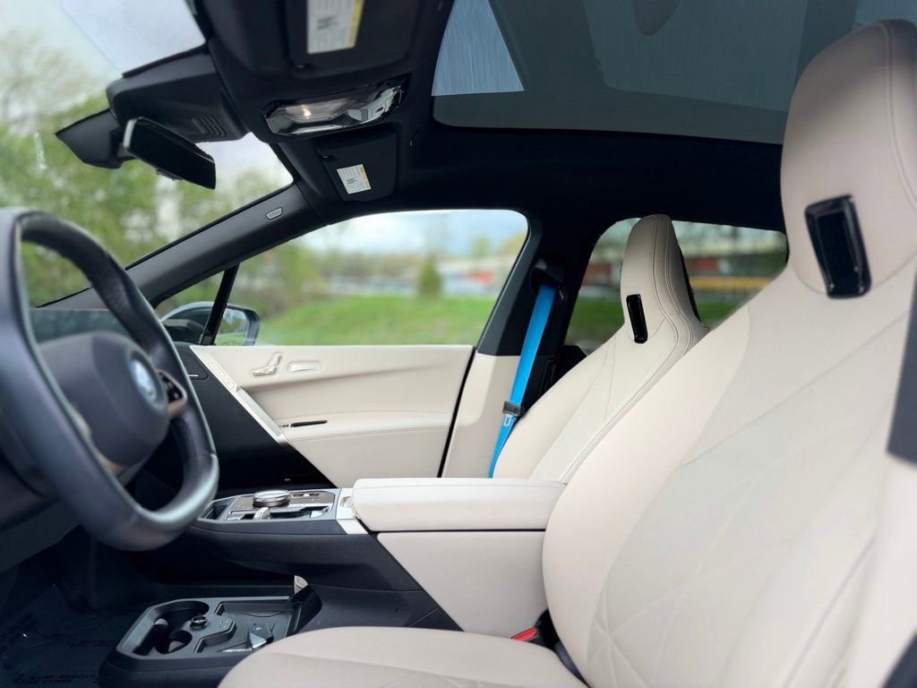 Certified 2024 BMW iX xDrive50 w/ Premium Package AWD/4WD image 14