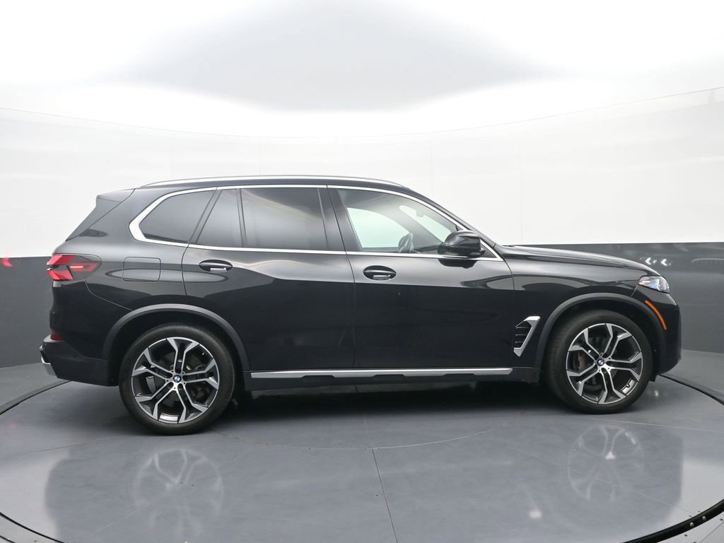 Used 2024 BMW X5 xDrive40i w/ Premium Package AWD/4WD image 8