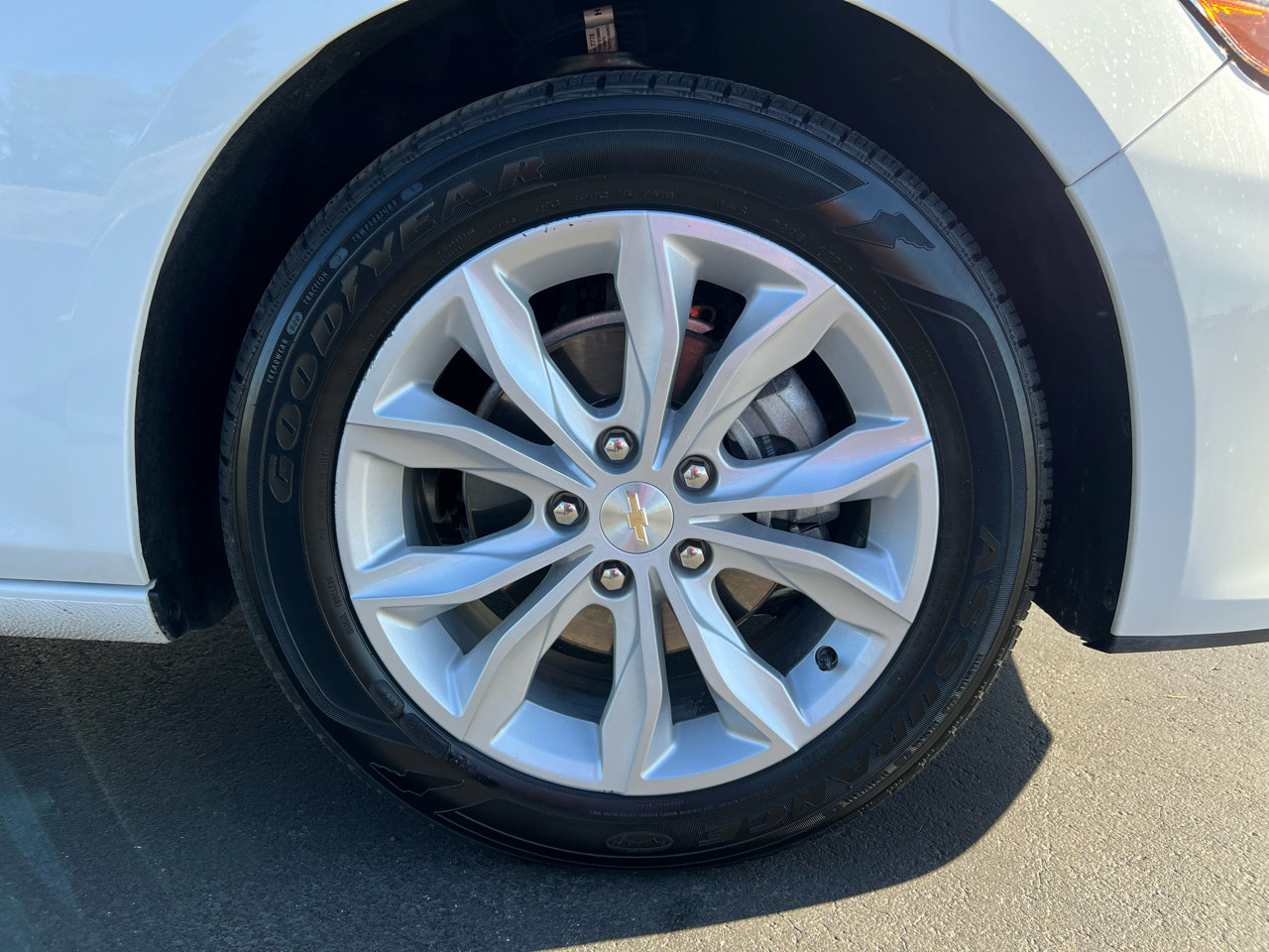 Used 2025 Chevrolet Malibu LT image 14