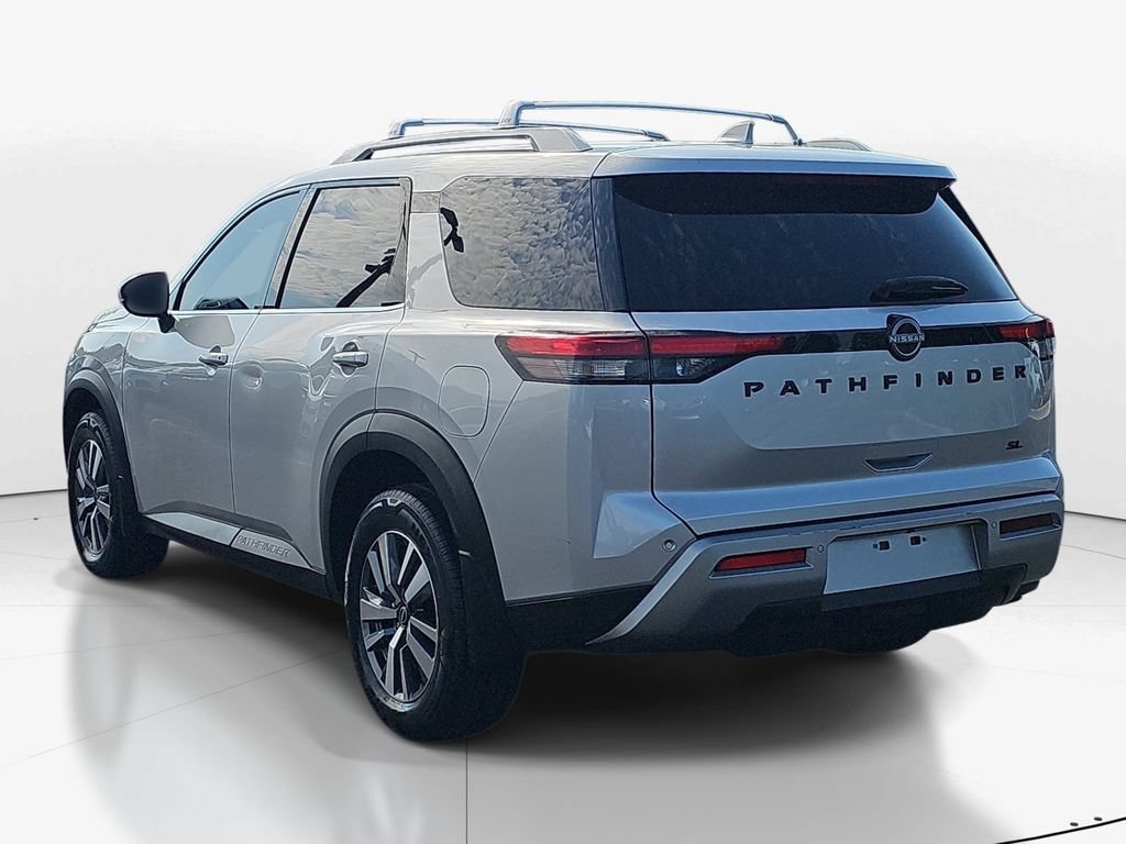 Used 2023 Nissan Pathfinder SL w/ Black Appearance Package FWD image 8