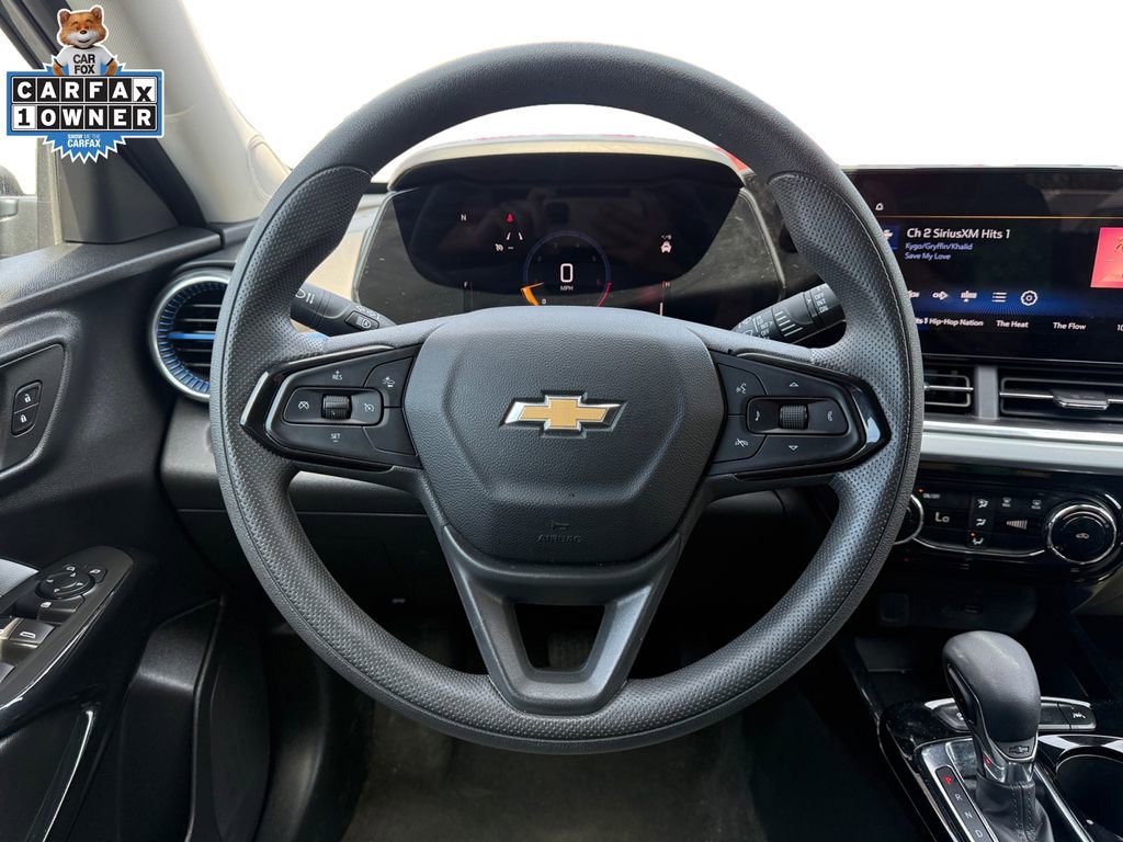 Used 2025 Chevrolet Trax LT FWD image 12