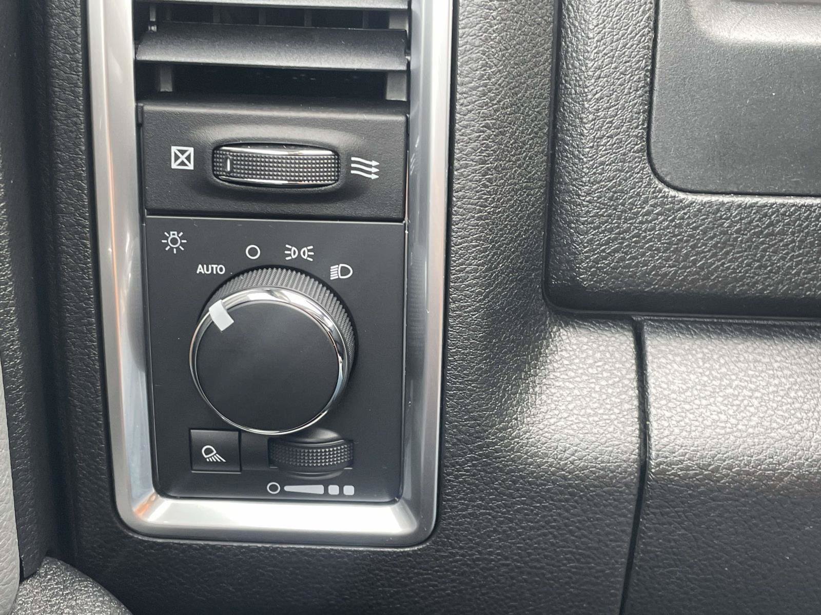 Used 2024 RAM 1500 Classic SLT AWD/4WD image 23