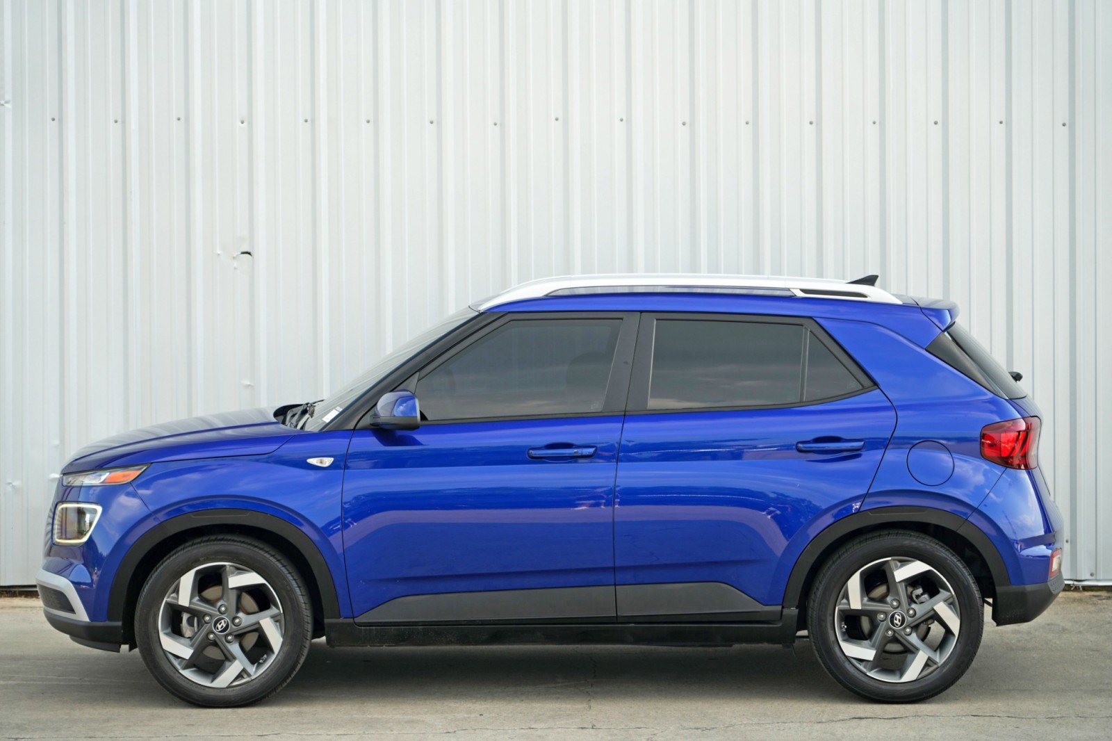 Used 2022 Hyundai Venue Limited w/ Cargo Package image 44