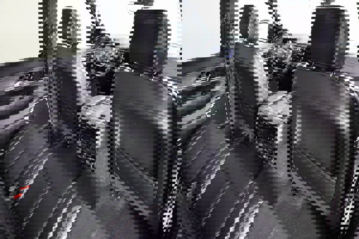 Used 2024 Jeep Wagoneer L Series III w/ Flexible Seating Group image 43