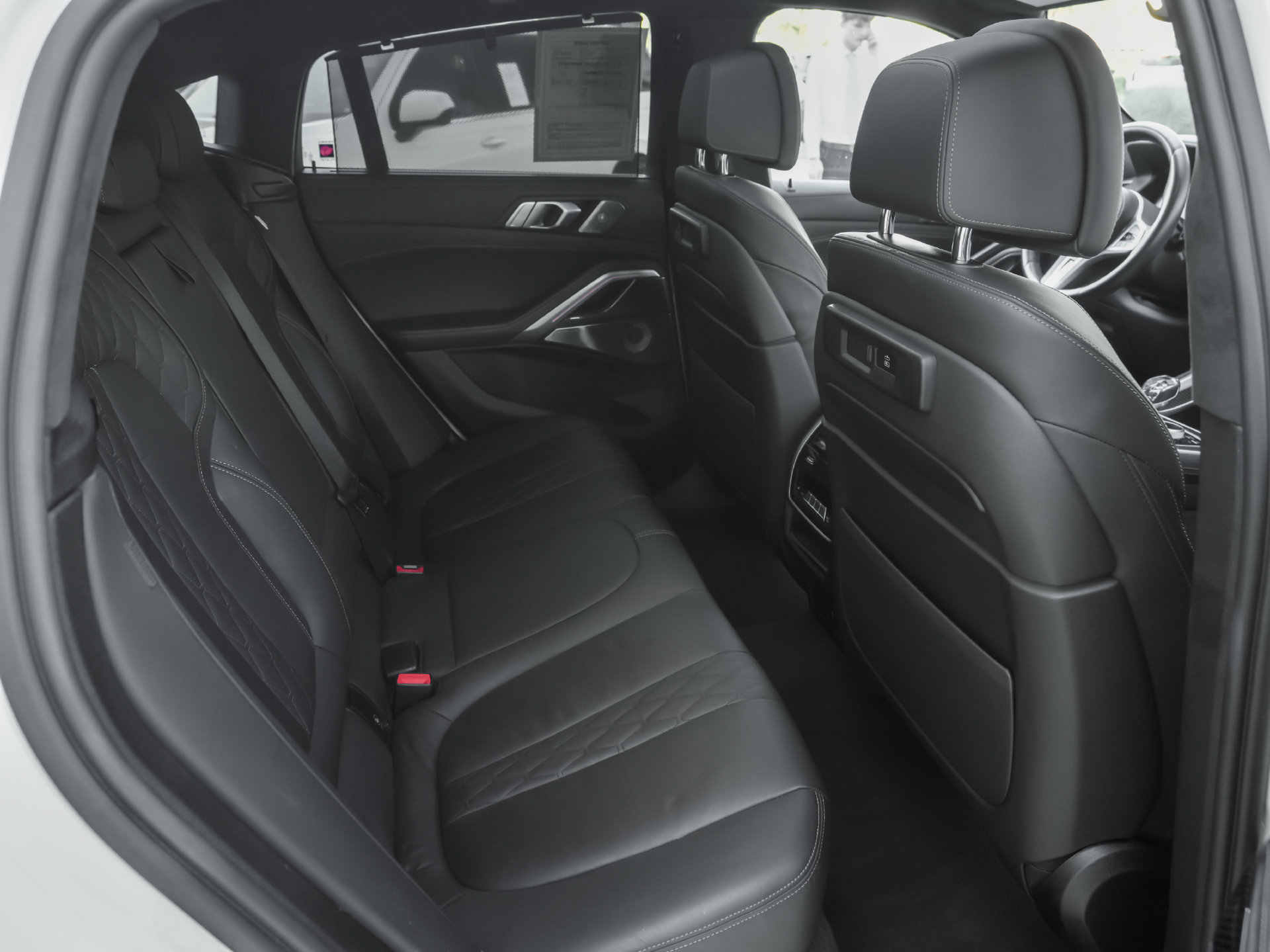Used 2023 BMW X6 M50i w/ Executive Package AWD/4WD image 8