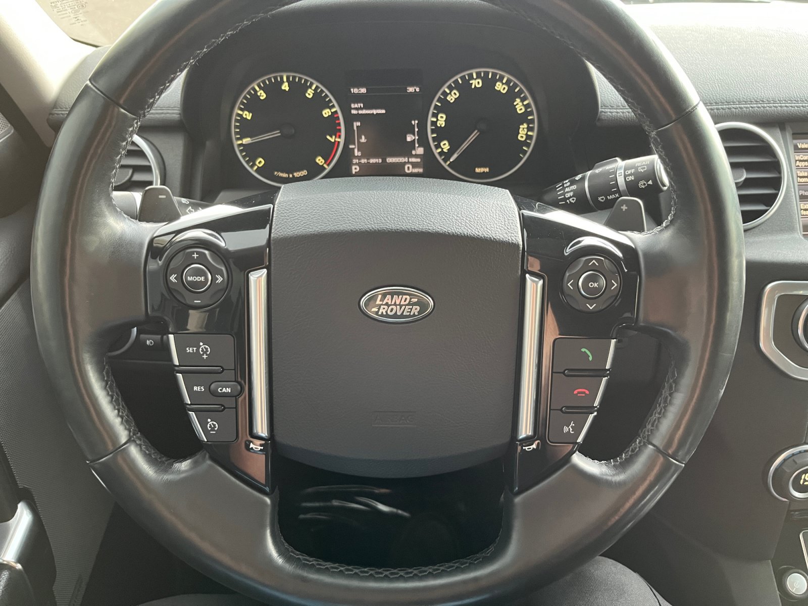 Used 2015 Land Rover LR4 HSE AWD/4WD image 9