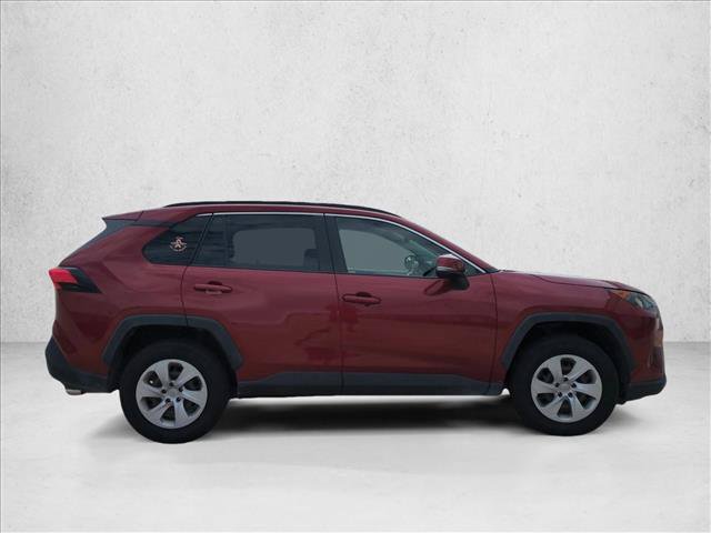 Used 2020 Toyota RAV4 LE AWD/4WD image 4