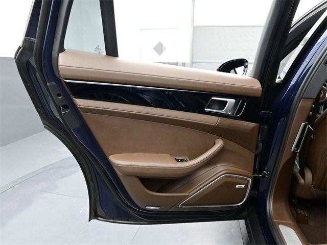 Used 2018 Porsche Panamera 4S image 12