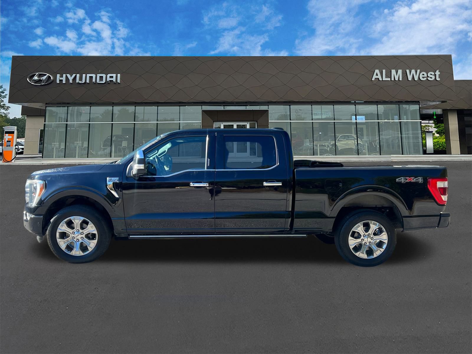 Used 2022 Ford F150 Platinum AWD/4WD image 7