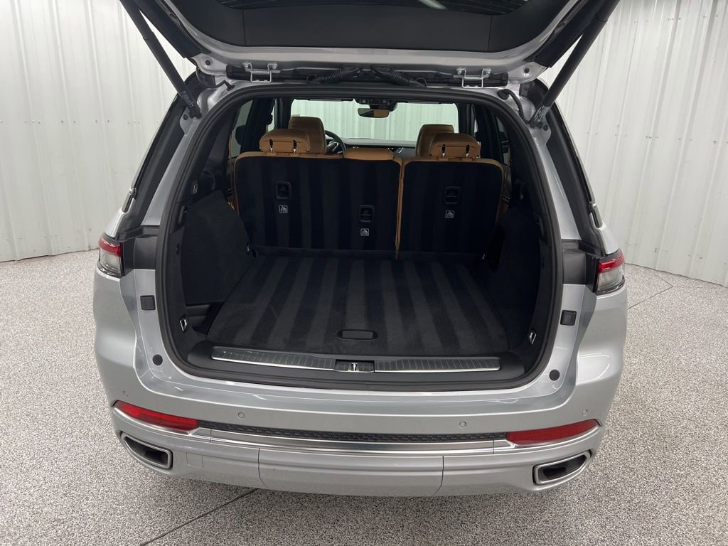 Used 2025 Jeep Grand Cherokee Summit image 9