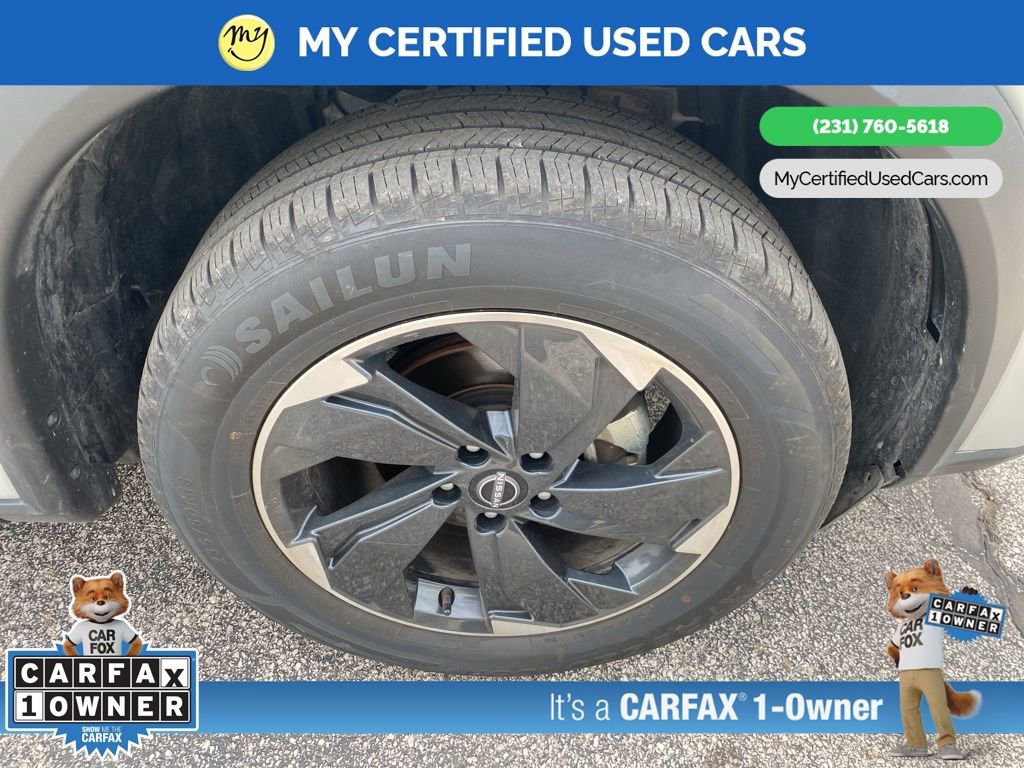 Used 2025 Nissan Rogue SV image 14