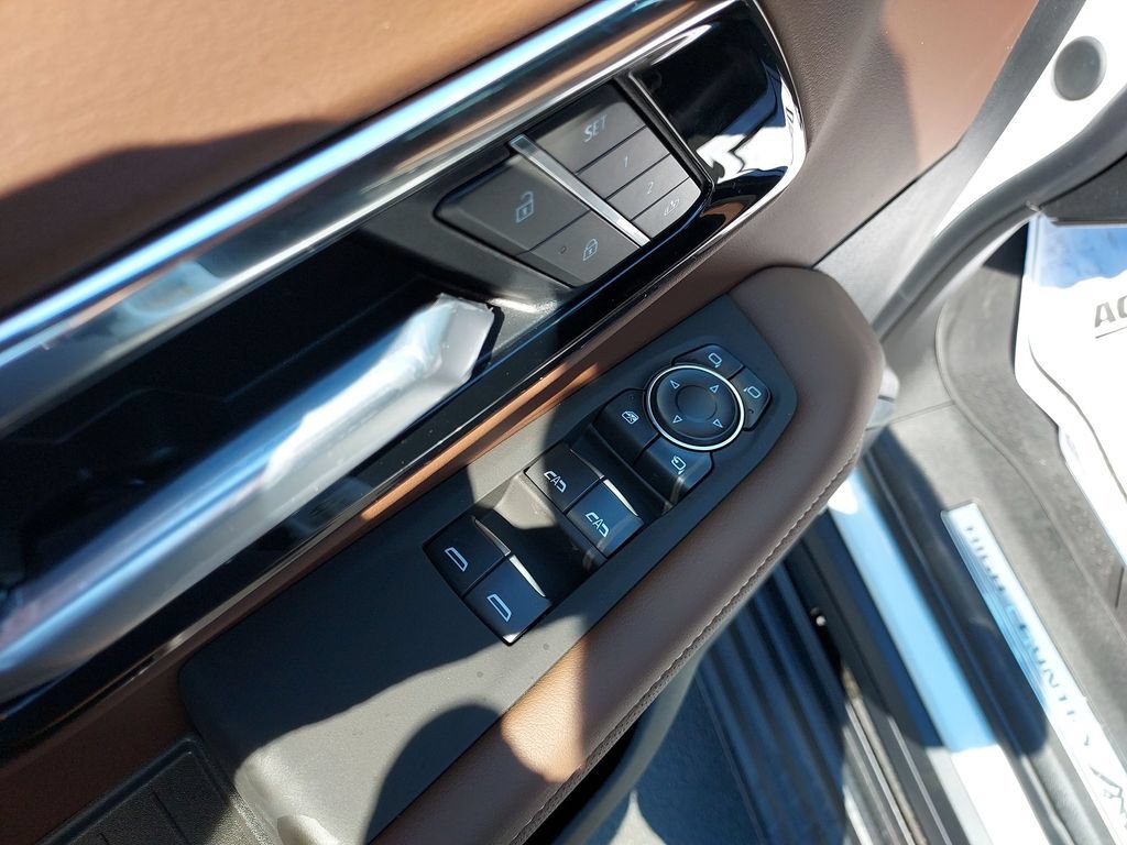 New 2026 Chevrolet Tahoe High Country AWD/4WD image 19