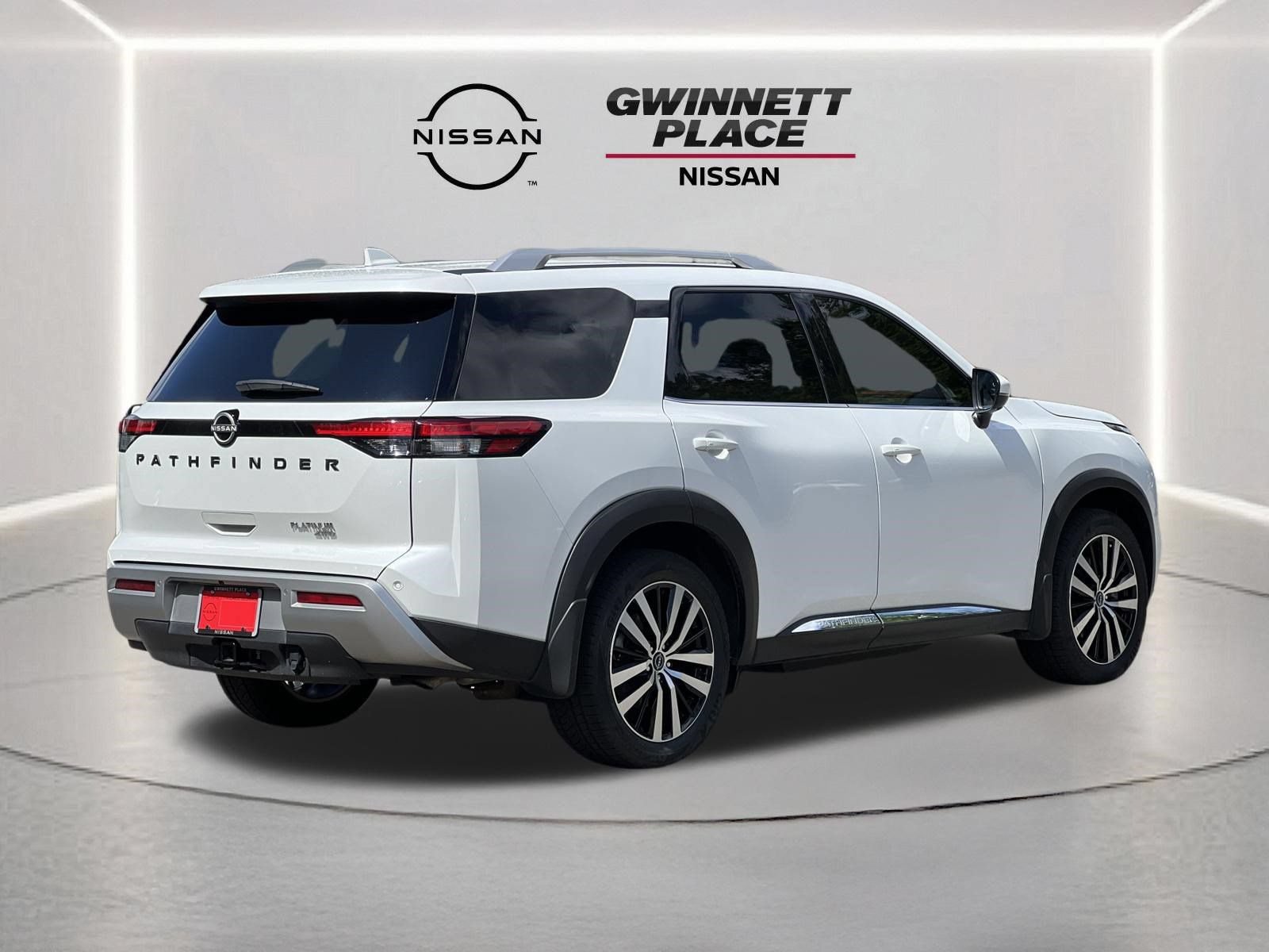 Certified 2025 Nissan Pathfinder Platinum w/ Cargo Package AWD/4WD image 31